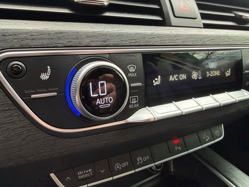 Used 2017 Audi A4 2.0T allroad Premium Plus w/ Technology Package image 46