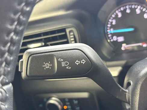 Used 2022 Ford Explorer XLT image 26