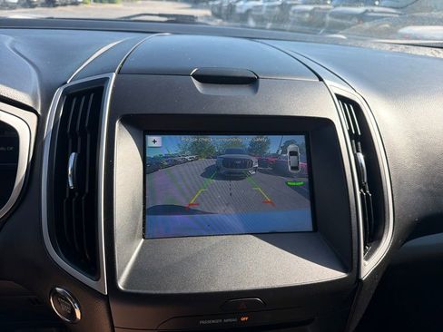 Used 2018 Ford Edge SEL w/ Equipment Group 201A FWD image 11