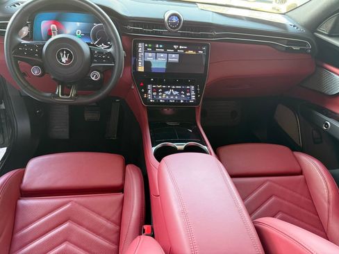 Used 2025 Maserati Grecale Folgore image 14