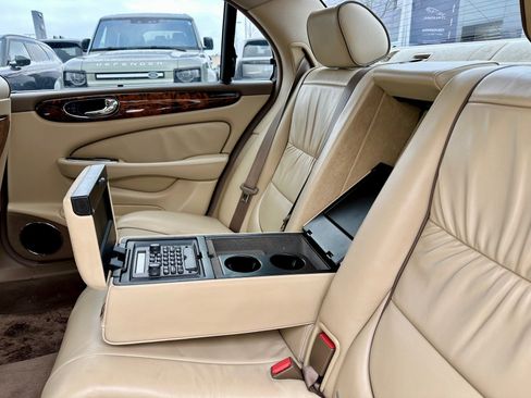 Used 2005 Jaguar XJ Vanden Plas Super V8 image 28