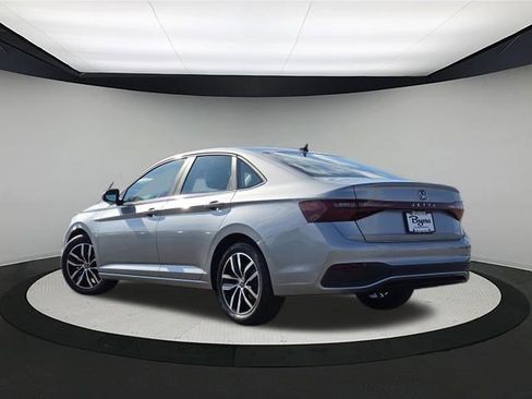 New 2026 Volkswagen Jetta SE image 5