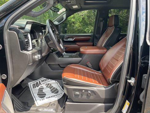Used 2024 GMC Sierra 2500 Denali Ultimate AWD/4WD image 12