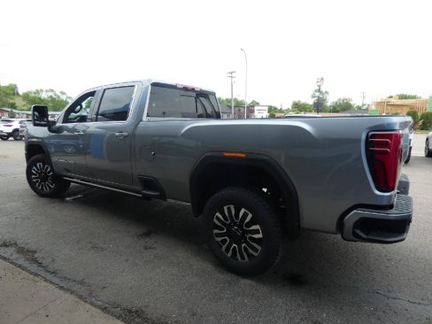 New 2026 GMC Sierra 3500 Denali Ultimate AWD/4WD image 11