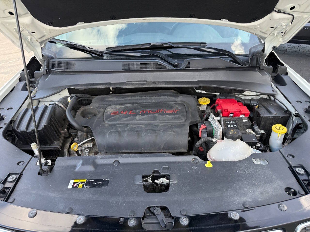 Used 2019 Jeep Compass Latitude w/ Cold Weather Group AWD/4WD image 28