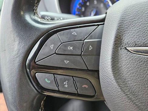 Used 2020 Chrysler Pacifica Touring w/ S Appearance Package image 30