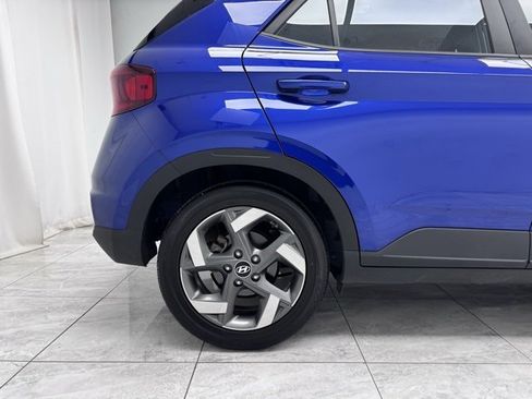 Used 2022 Hyundai Venue Limited w/ Cargo Package image 10