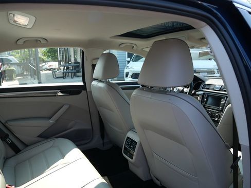 Used 2018 Volkswagen Passat 2.0T SE w/ SE Lighting Package FWD image 23