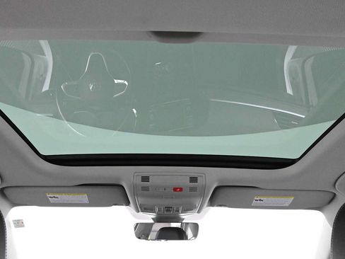 Certified 2023 Volkswagen Jetta SE w/ Panoramic Sunroof Package FWD image 4