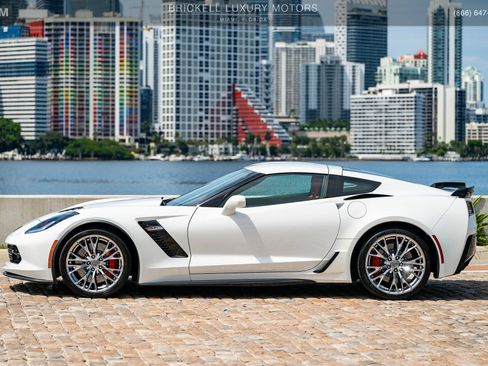 Used 2019 Chevrolet Corvette Z06 RWD image 12