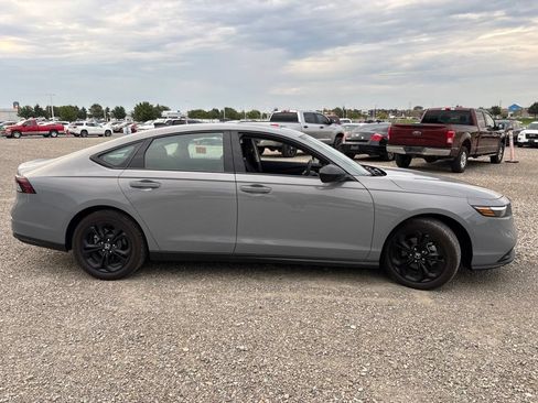 Used 2025 Honda Accord SE image 12