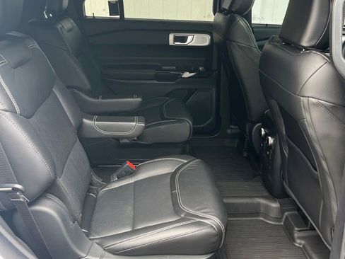 Used 2022 Ford Explorer ST w/ Equipment Group 401A AWD/4WD image 5