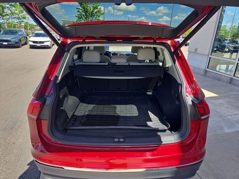 Used 2019 Volkswagen Tiguan SEL AWD/4WD image 26