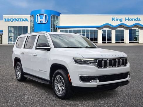 Used 2024 Jeep Wagoneer 4WD image 5