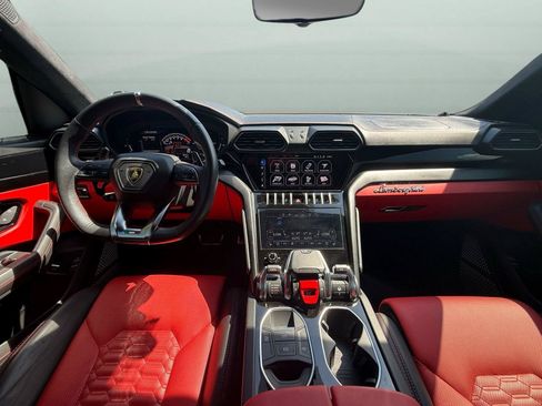 Used 2021 Lamborghini Urus AWD/4WD image 31