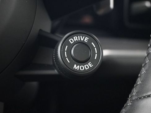 Certified 2026 Porsche Cayenne GTS AWD/4WD image 25