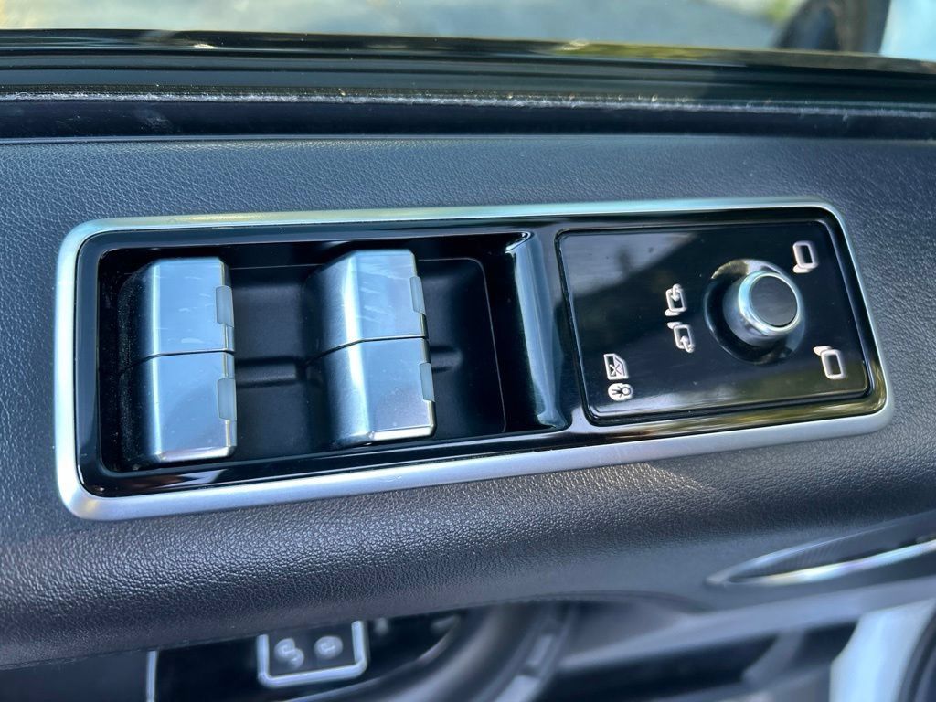 Used 2019 Land Rover Range Rover Supercharged AWD/4WD image 13