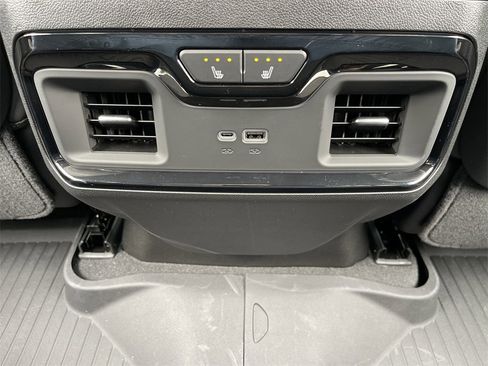 New 2025 GMC Sierra 2500 AT4X w/ AT4X AEV Edition image 22