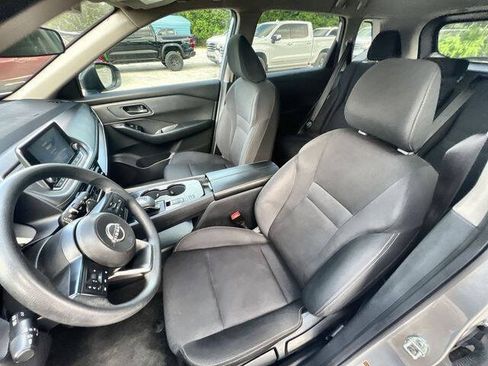 Used 2024 Nissan Rogue S FWD image 18