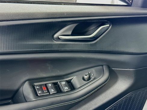 New 2025 Jeep Grand Cherokee L Altitude image 12