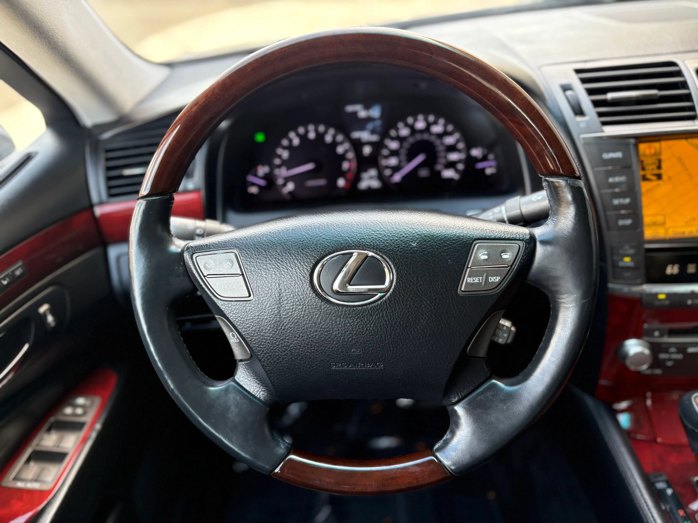 Used 2010 Lexus LS 460 RWD image 18