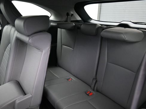 Used 2023 Toyota Highlander XLE image 33