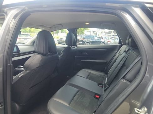 Used 2024 Nissan Ariya AWD image 9