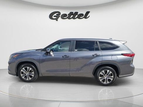 Used 2023 Toyota Highlander XLE FWD image 8
