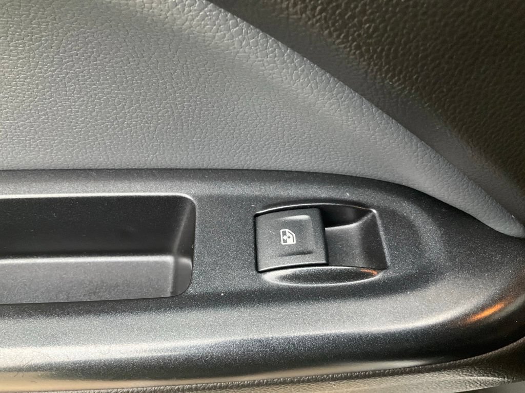 Used 2017 Chevrolet Colorado Z71 AWD/4WD image 35