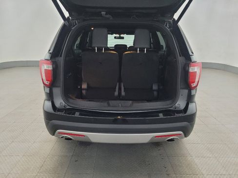 Used 2017 Ford Explorer Limited image 29