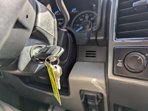 Used 2018 Ford F150 XLT w/ Equipment Group 302A Luxury image 19