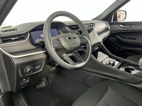 Certified 2025 Jeep Grand Cherokee L Laredo w/ Luxury Tech Group I image 20