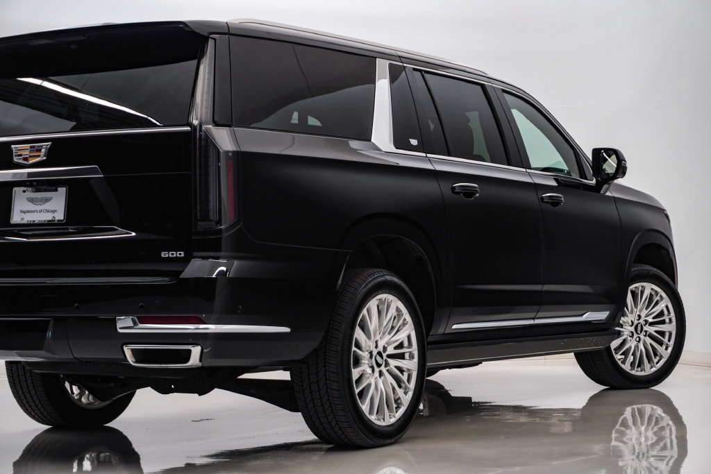 Used 2026 Cadillac Escalade ESV Luxury w/ LPO, Floor Liner Package AWD/4WD image 10