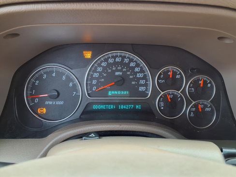 Used 2004 GMC Envoy SLT image 7