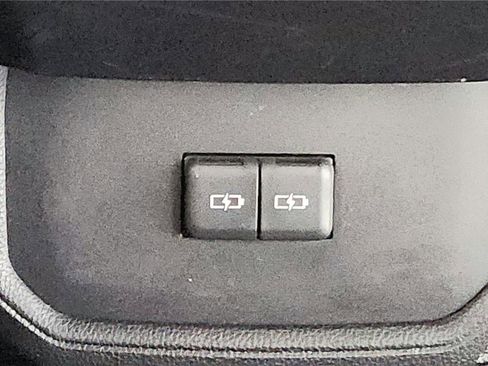 Used 2023 Toyota Highlander L image 29