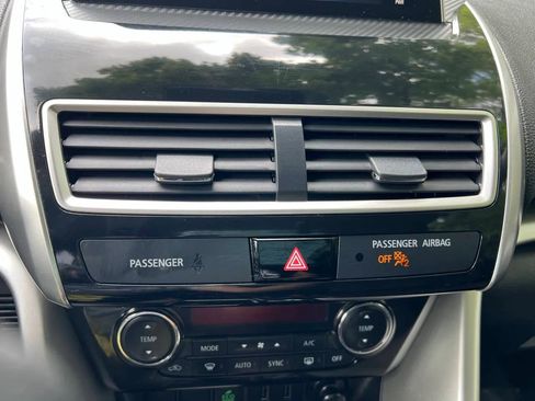 Used 2020 Mitsubishi Eclipse Cross SE image 22