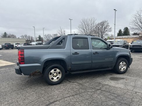 Used 2012 Chevrolet Avalanche LS AWD/4WD image 4