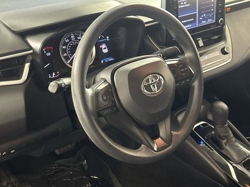 Used 2022 Toyota Corolla LE FWD image 13