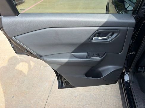Used 2026 Nissan Rogue SV FWD image 13