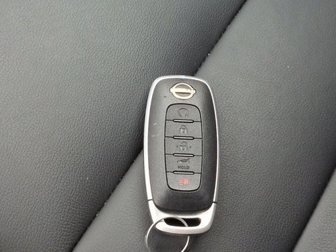 Certified 2023 Nissan Rogue SL FWD image 30