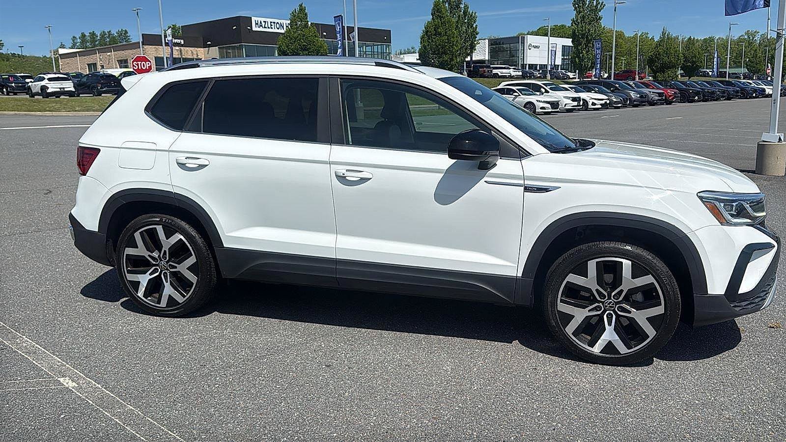 Used 2023 Volkswagen Taos SEL AWD/4WD image 3