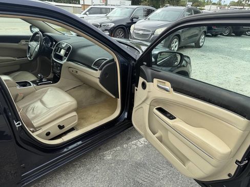 Used 2012 Chrysler 300 Limited image 16