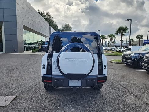 New 2026 Land Rover Defender 130 X-Dynamic SE AWD/4WD image 4