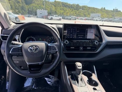 Used 2021 Toyota Highlander Platinum AWD/4WD image 13