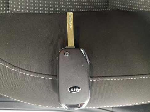 Used 2021 Kia Forte LXS FWD image 32