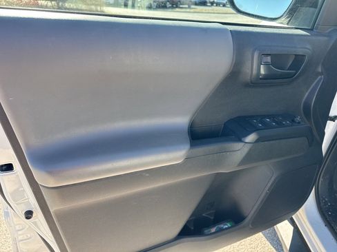 Used 2022 Toyota Tacoma SR image 12
