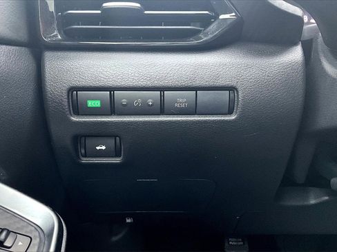 Used 2023 Nissan Sentra SR w/ SR Premium Package image 37