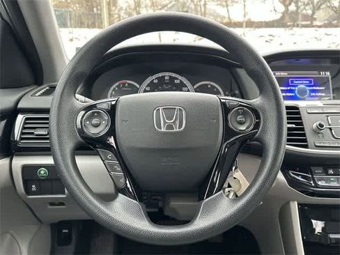 Used 2017 Honda Accord LX image 7