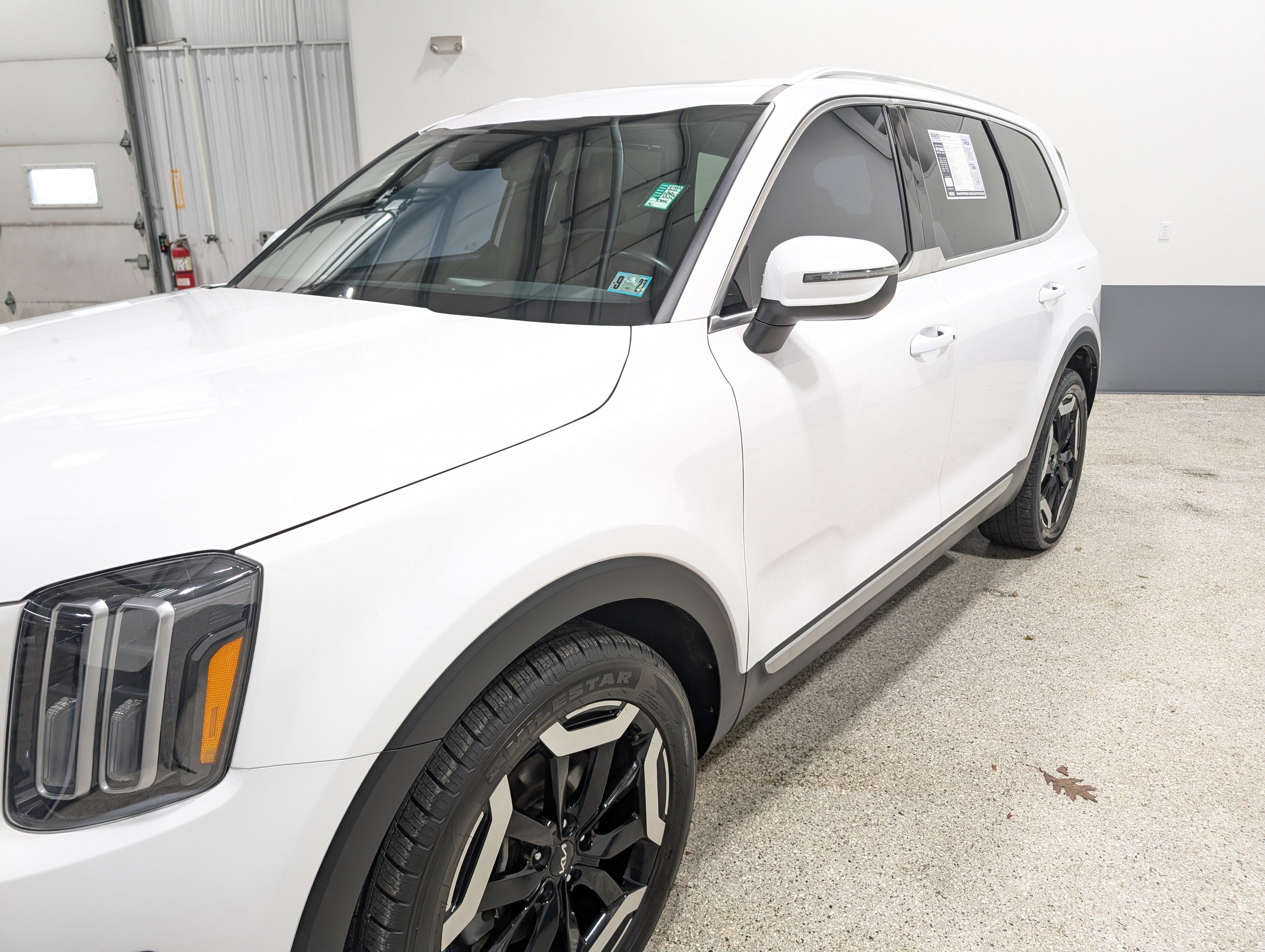 Used 2024 Kia Telluride EX w/ EX Captain's Chair Package AWD/4WD image 7