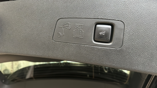 Used 2024 Lincoln Corsair Grand Touring w/ Rear Removable Package Tray AWD/4WD image 34